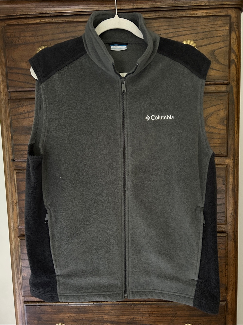 Columbia Men's Gray and Black Fleece Vest, Size M